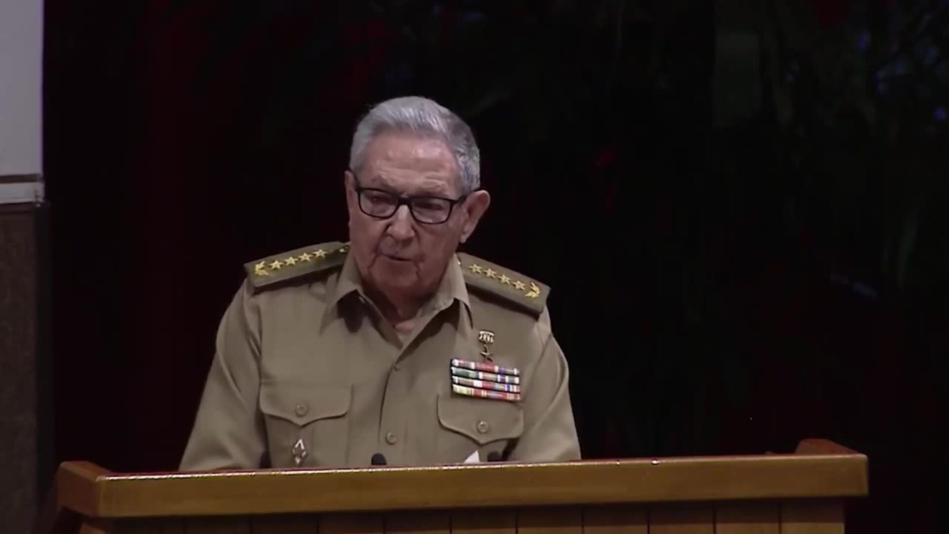 Raúl Castro anuncia su retirada al frente del Partido Comunista de Cuba