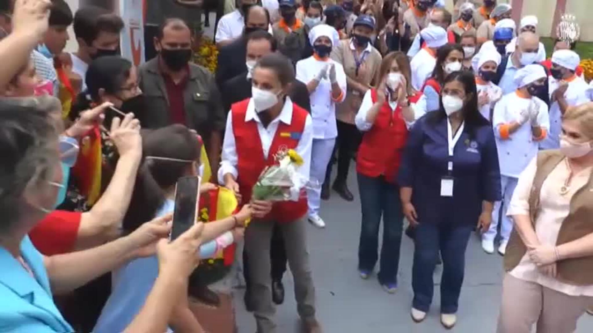 La reina continúa su viaje en Paraguay con una visita al Centro de Atención Integral de Salud de la Mujer