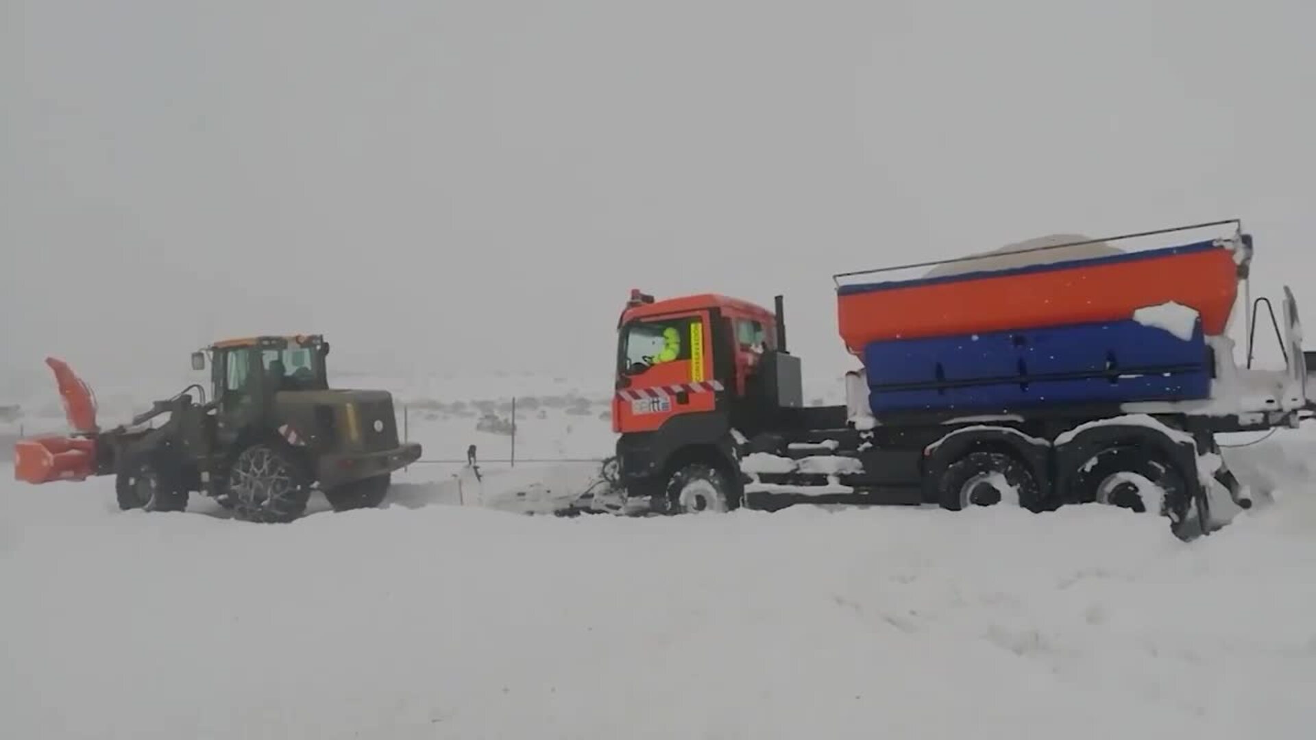La población sale a la calle para disfrutar con la nieve de &#039;Filomena&#039;