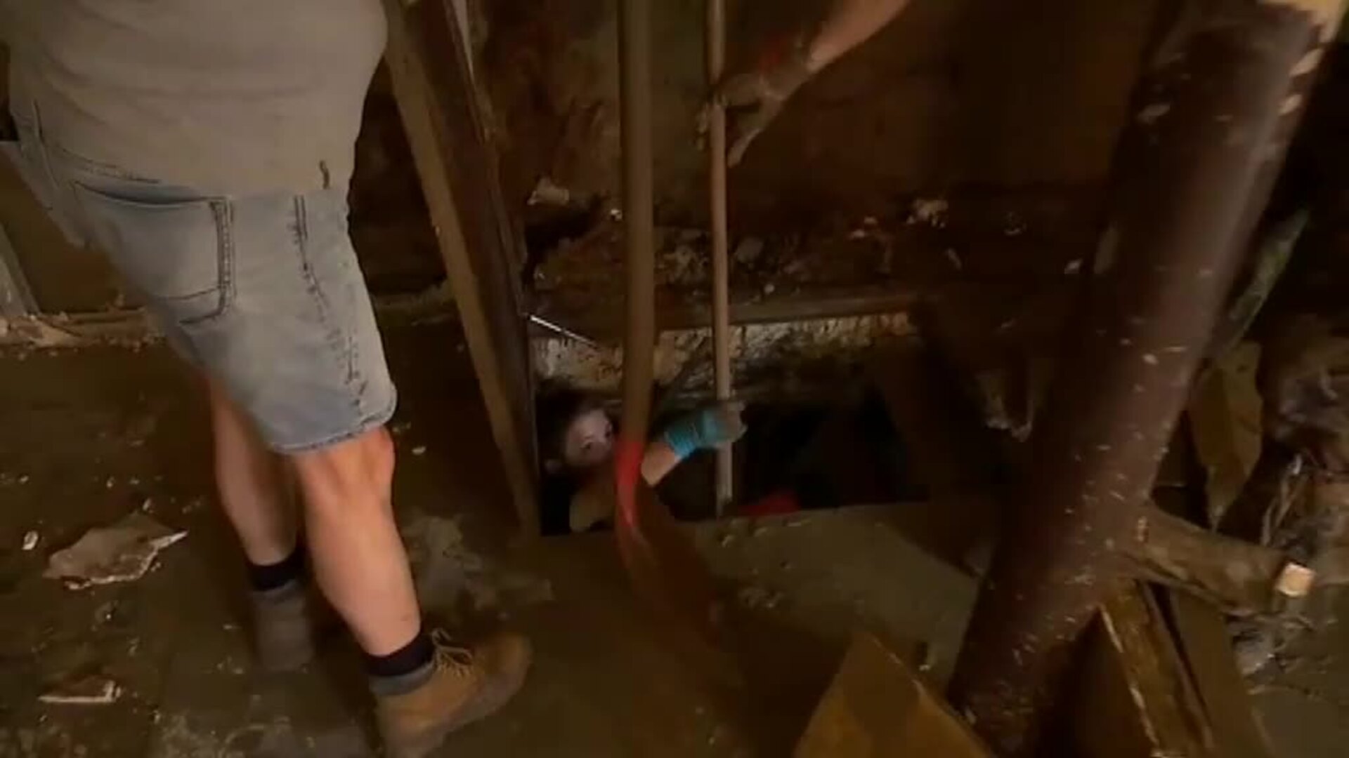 Alemania: la canciller Merkel visita la zona cero de la catástrofe