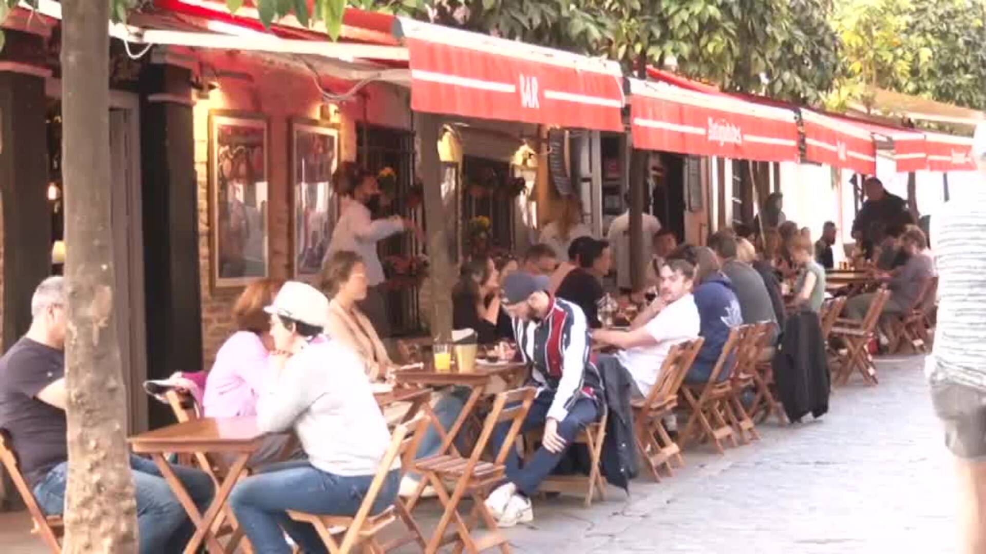 El turismo coge fuerza al Semana Santa al recuperarse el 87% de los vuelos internacionales