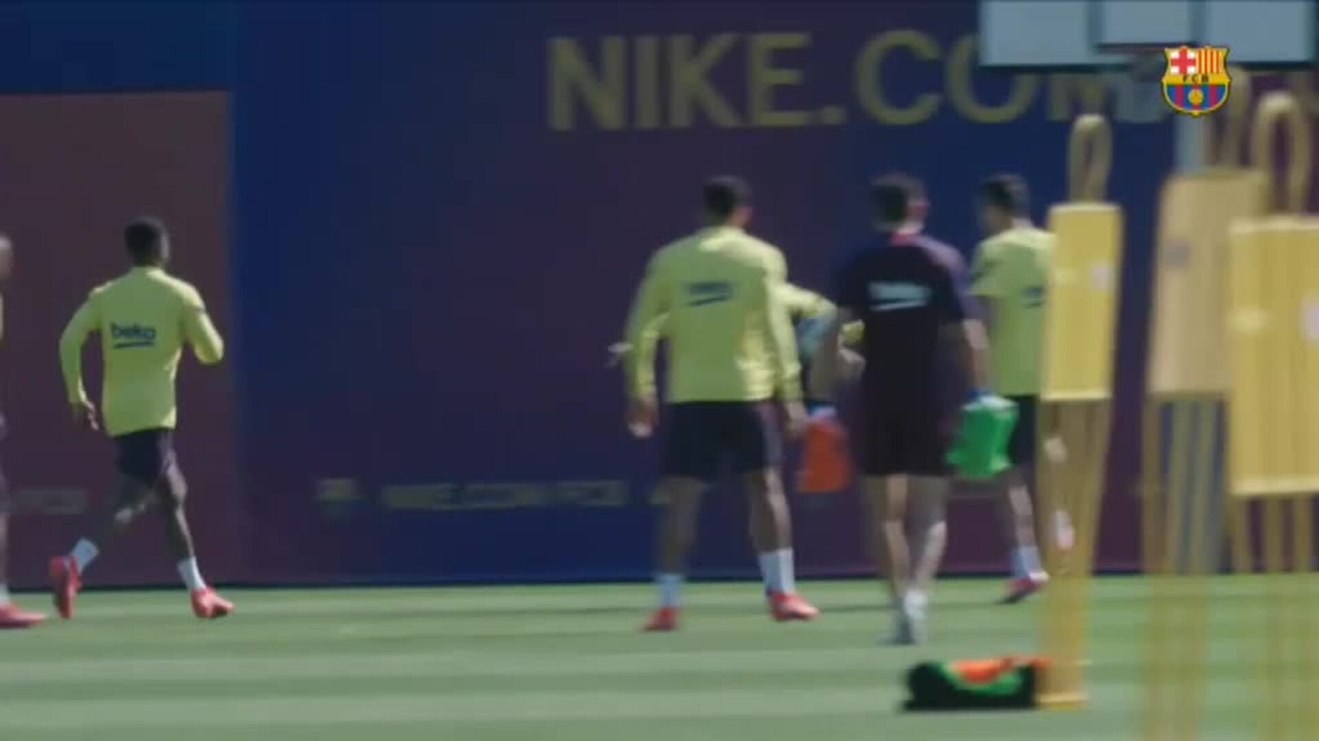 El Barça recupera los rondos en sus entrenamientos