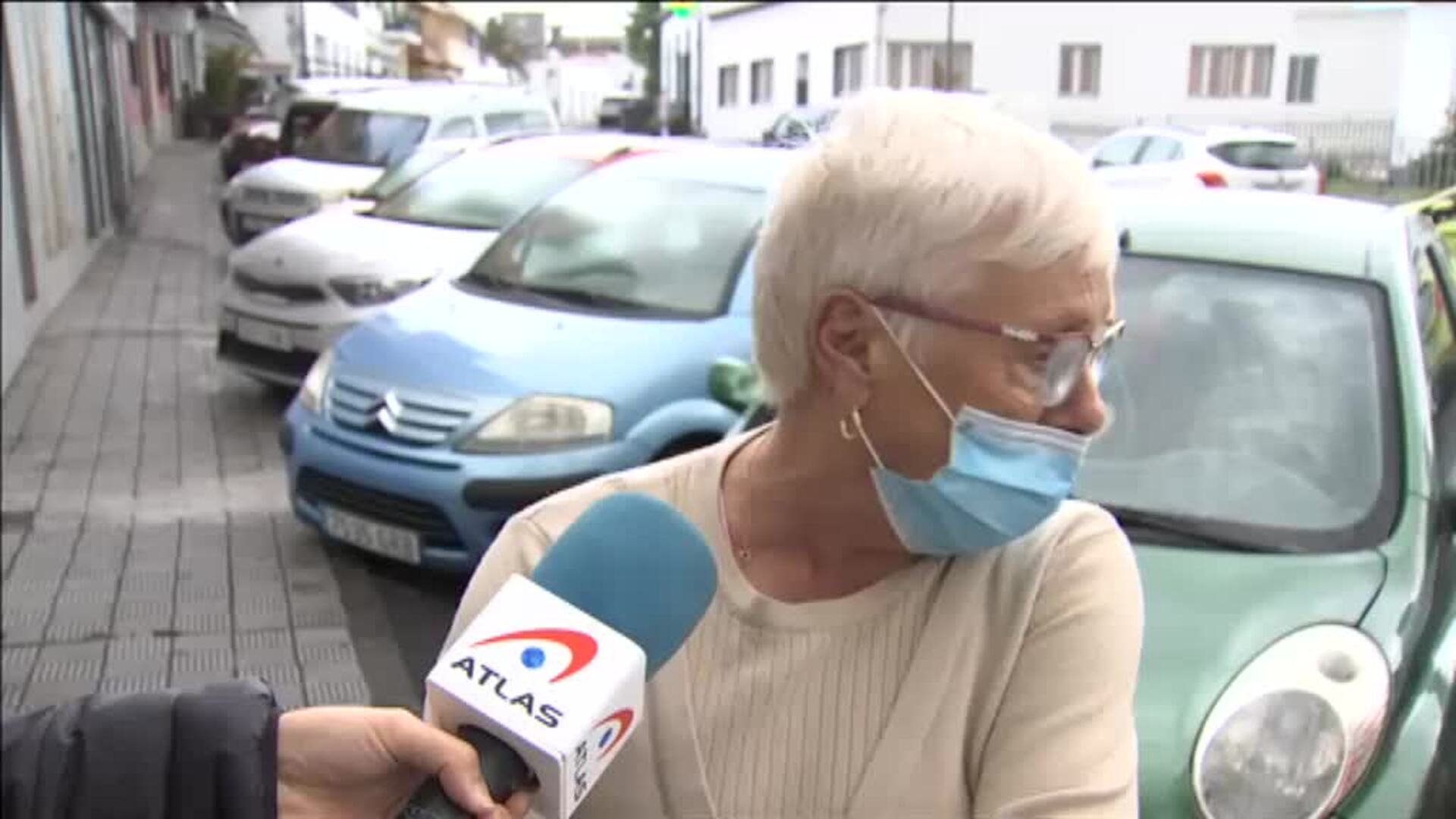 La mezcla de lluvia y ceniza amenaza con hundir los tejados en La Palma