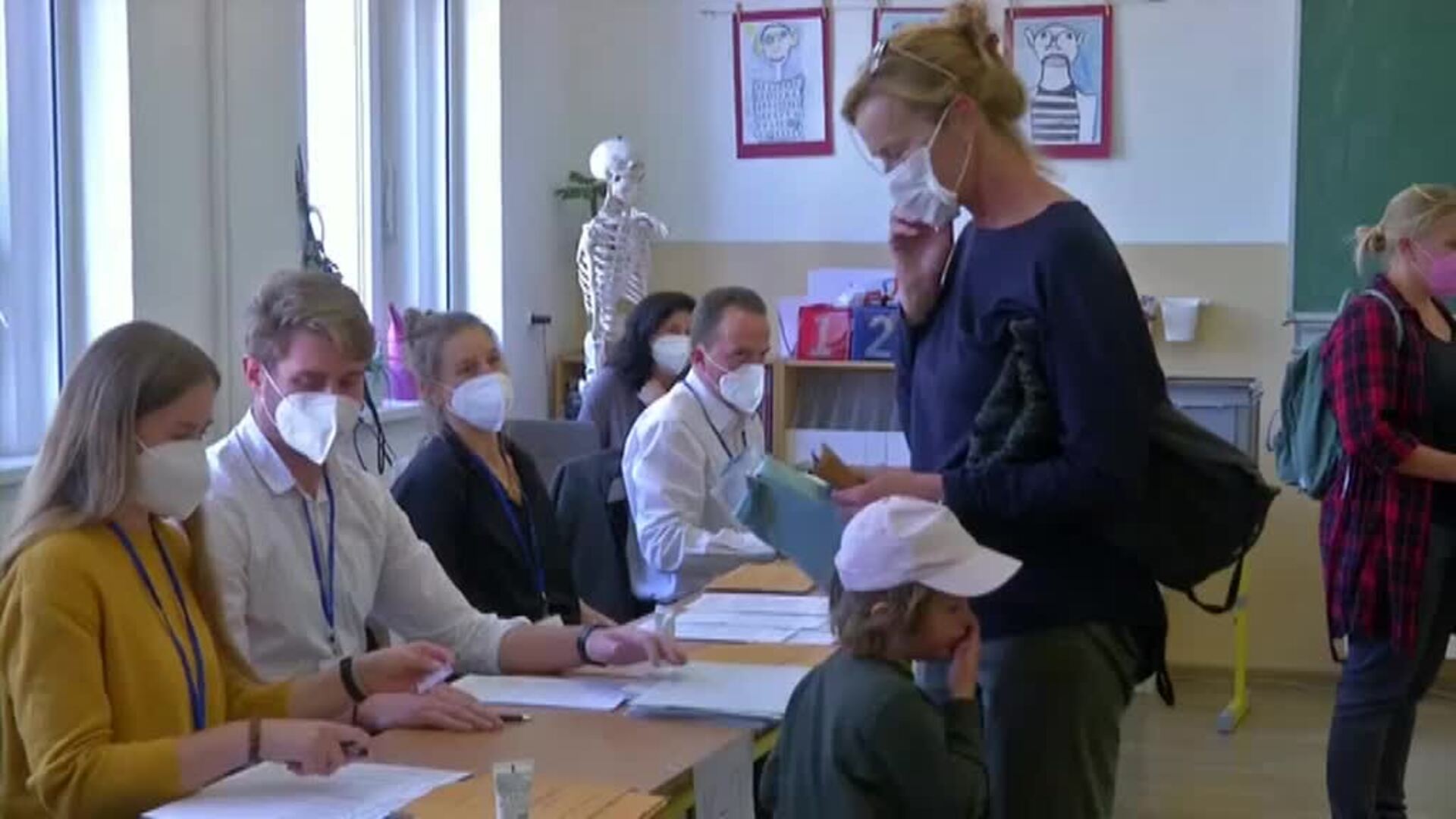 República Checa afronta unas elecciones marcadas por los Papeles de Pandora