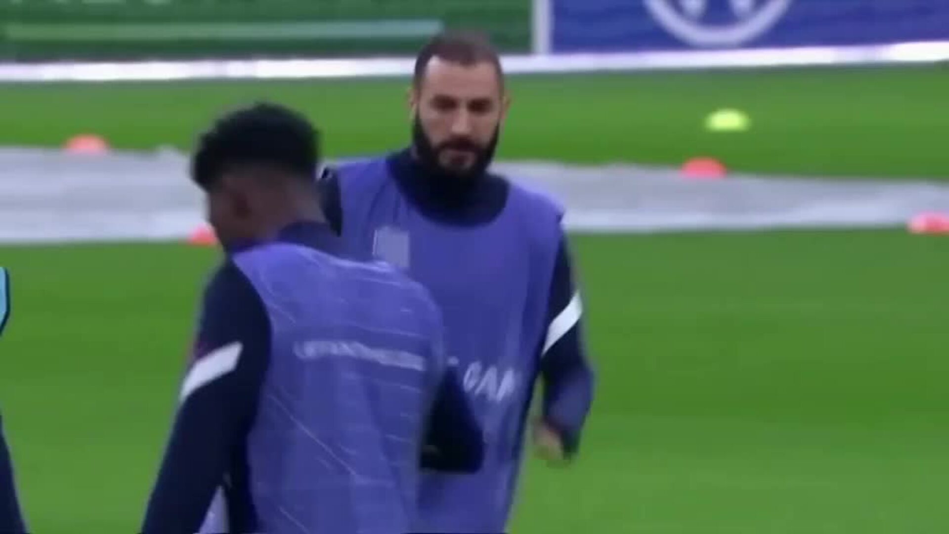 Benzema, ausente en el juicio por supuesto chantaje a Valbuena