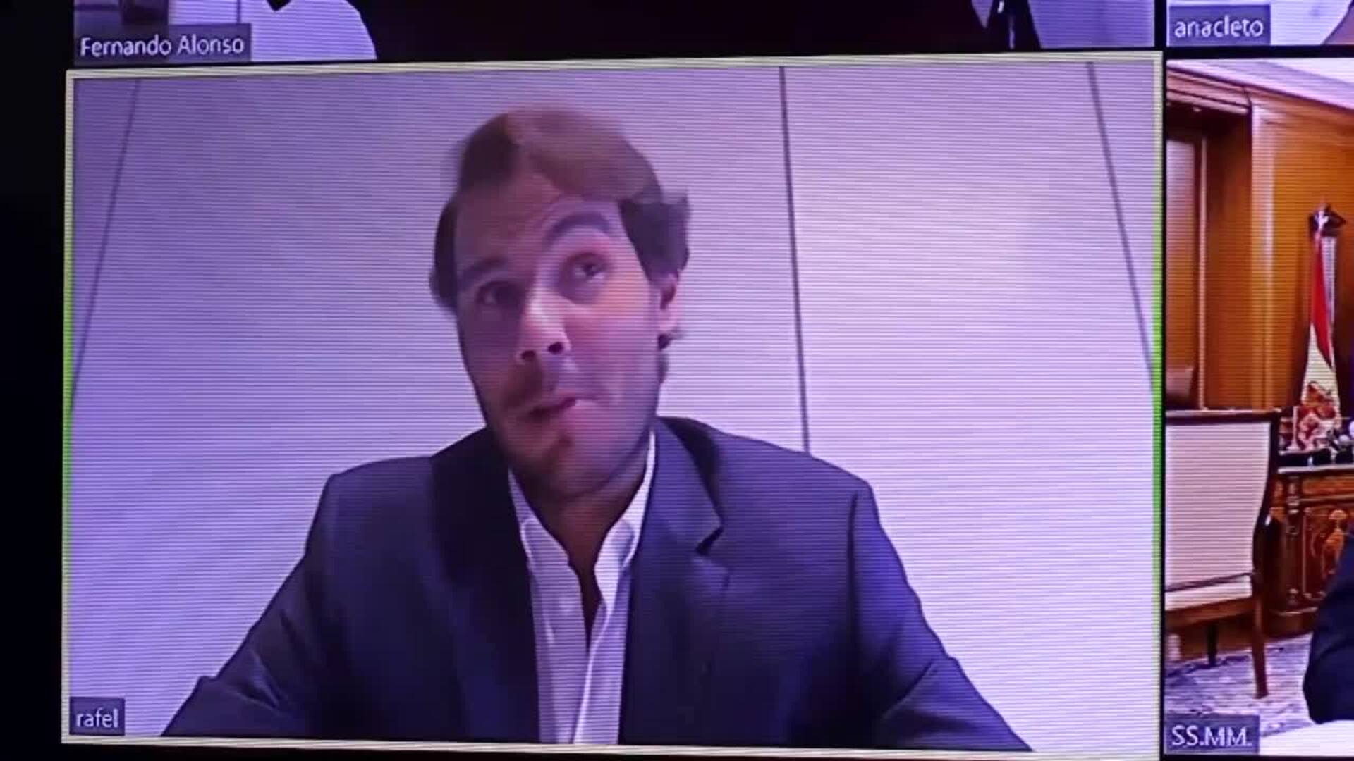 Gran empresa, los Reyes y Gobierno unen fuerzas para recuperar imagen de España