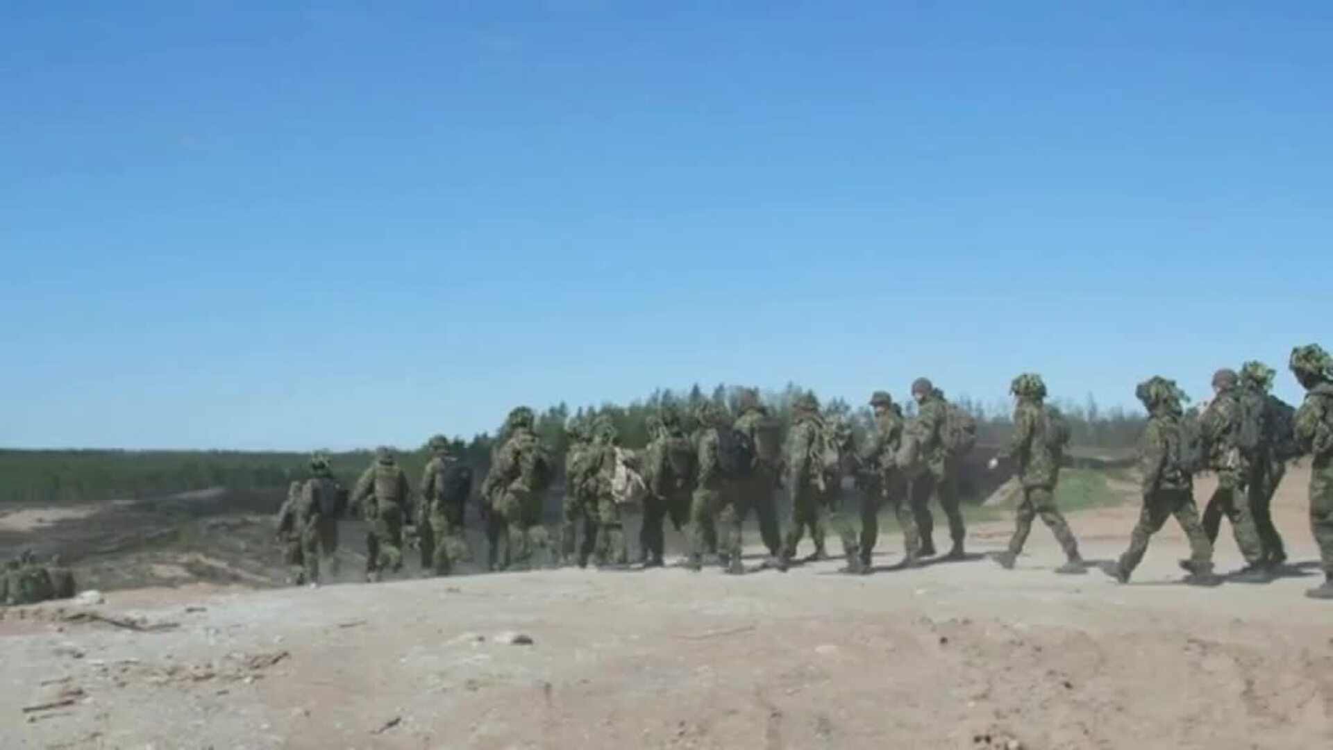 El primer soldado ruso acusado por crímenes de guerra se enfrenta a la viuda de su víctima