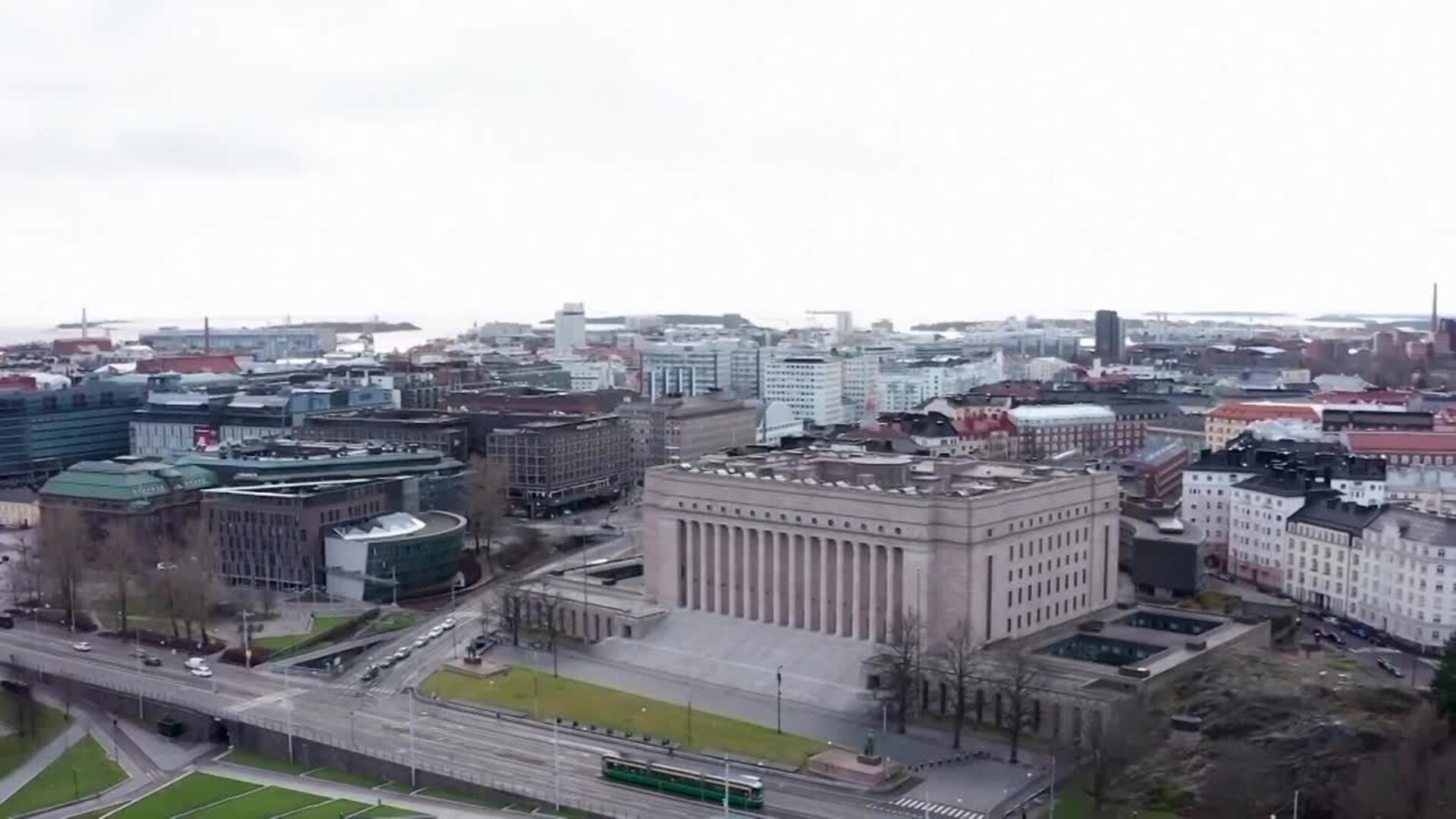 Presidente y primera ministra de Finlandia apoyan su adhesión a la OTAN