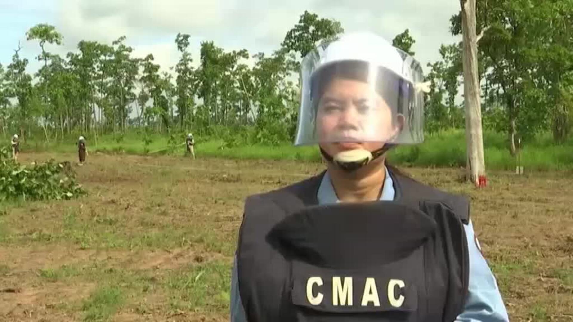 Despliegan un nuevo &#039;ejército&#039; de ratas gigantes cazaminas en Camboya