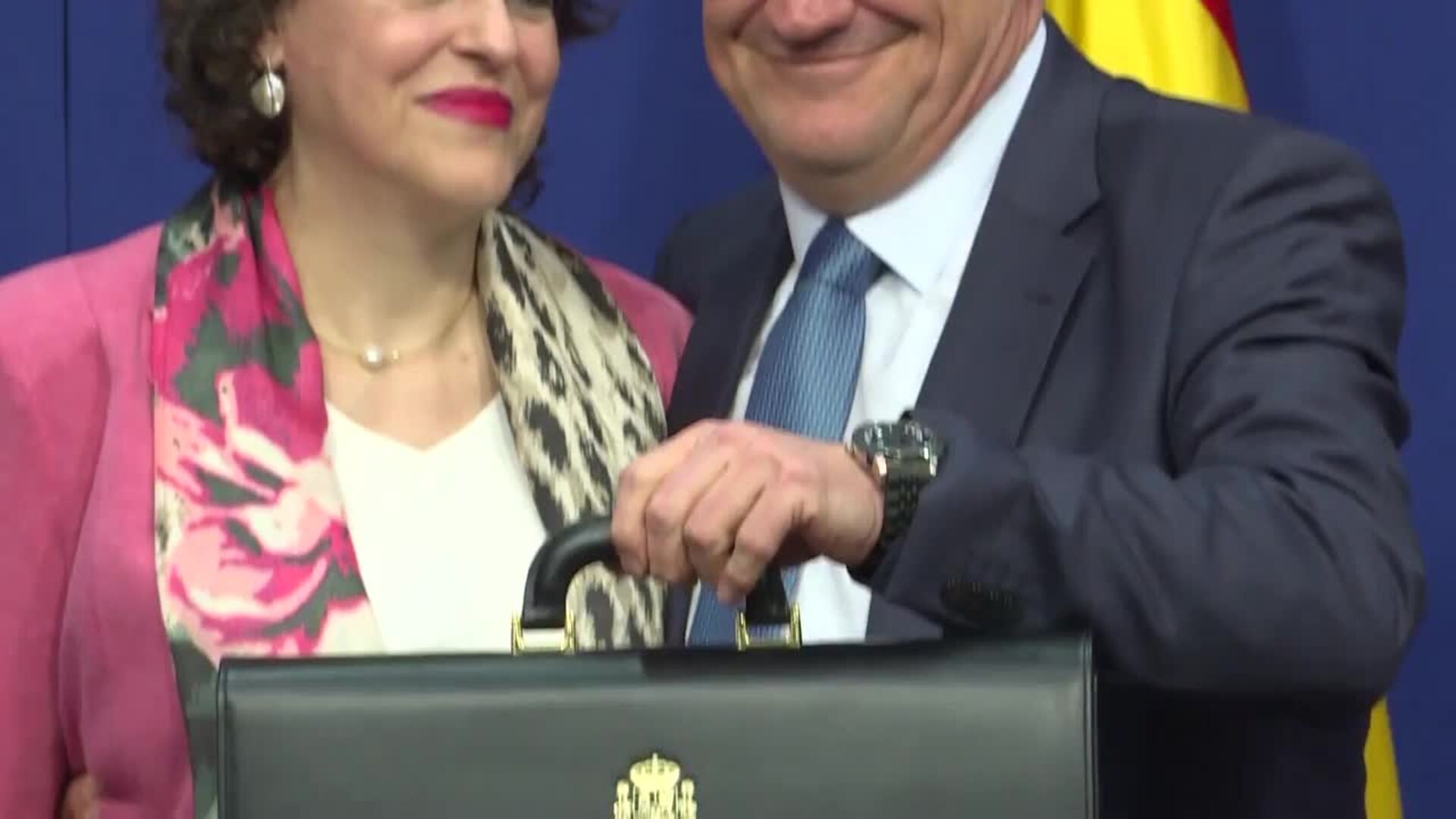 Los ministros fijan sus objetivos al recibir las carteras ministeriales