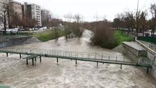 Mejora el caudal del río Manzanares, aunque persisten los avisos de precaución por las lluvias