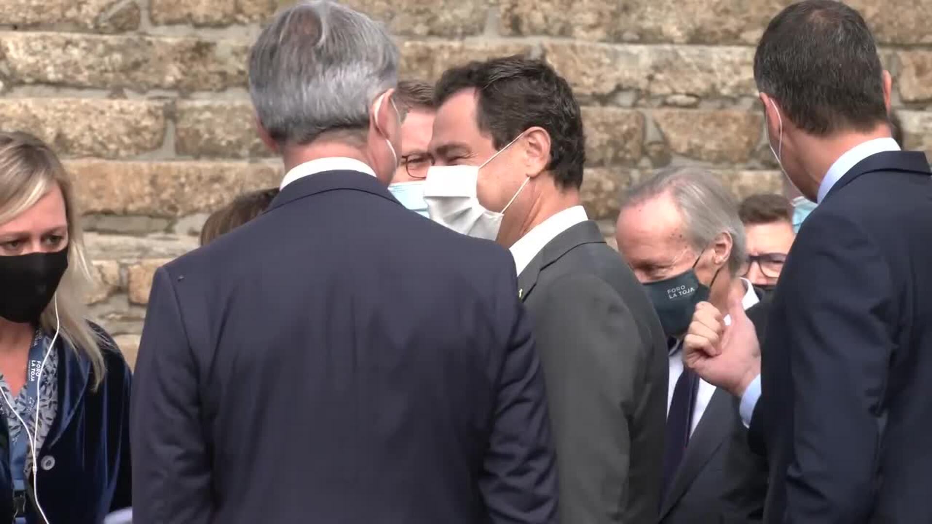 El presidente de la Junta de Andalucía asiste al Foro La Toja