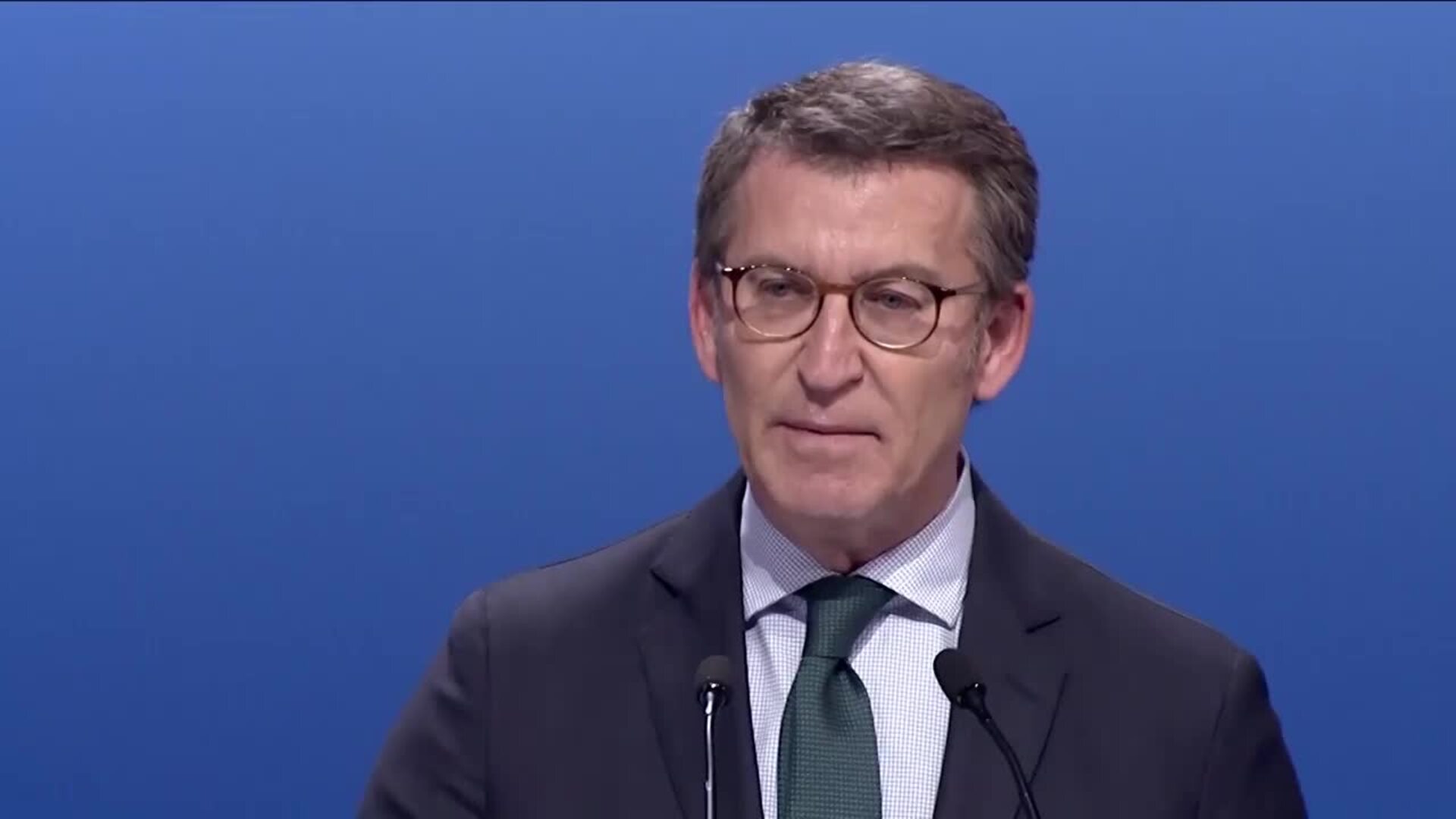 Feijóo es proclamado presidente del PP y pide &quot;dejar de repartir carnets&quot;