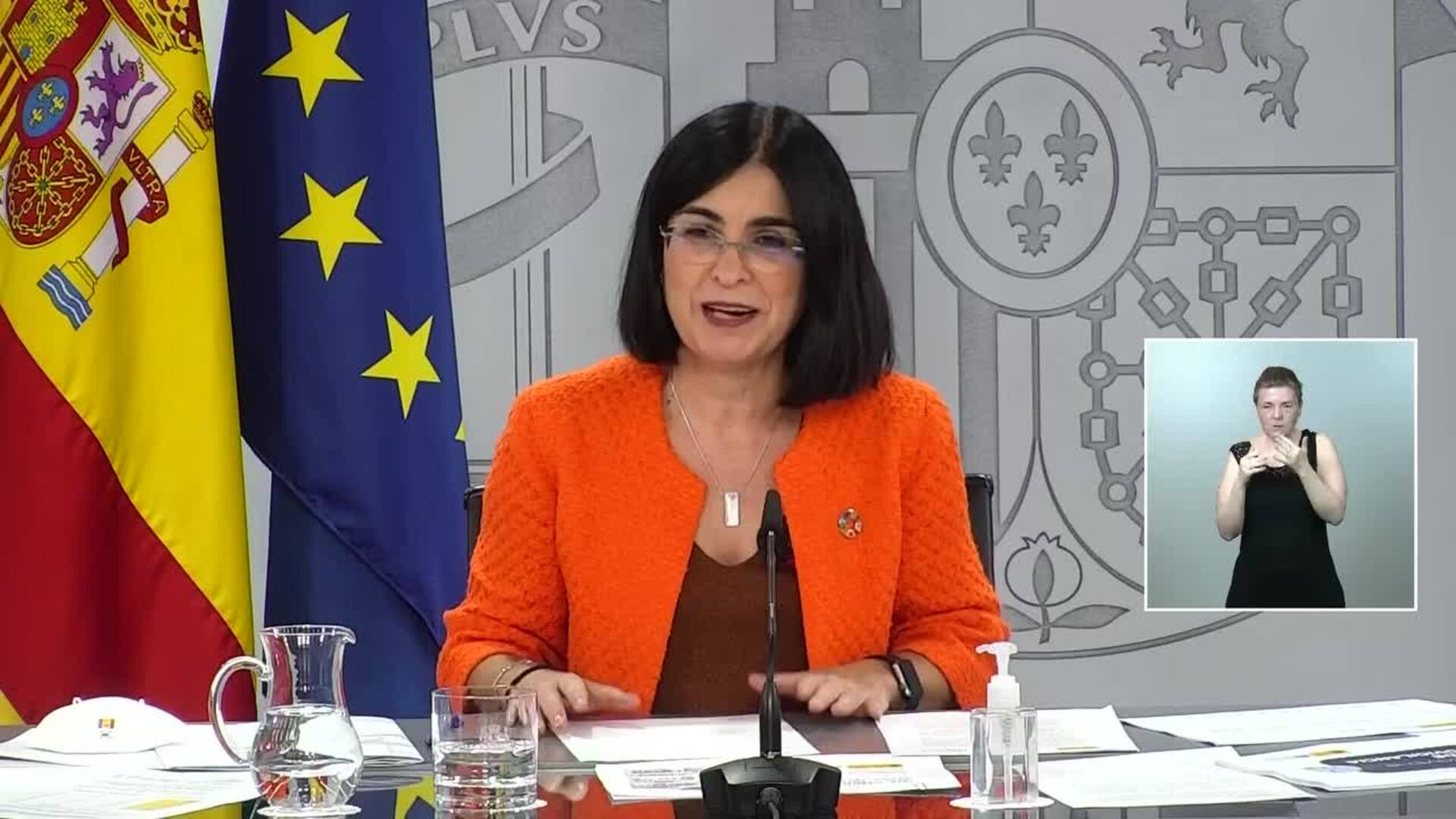 Darias insiste que &quot;pronto&quot; flexibilizarán las mascarilla en exteriores