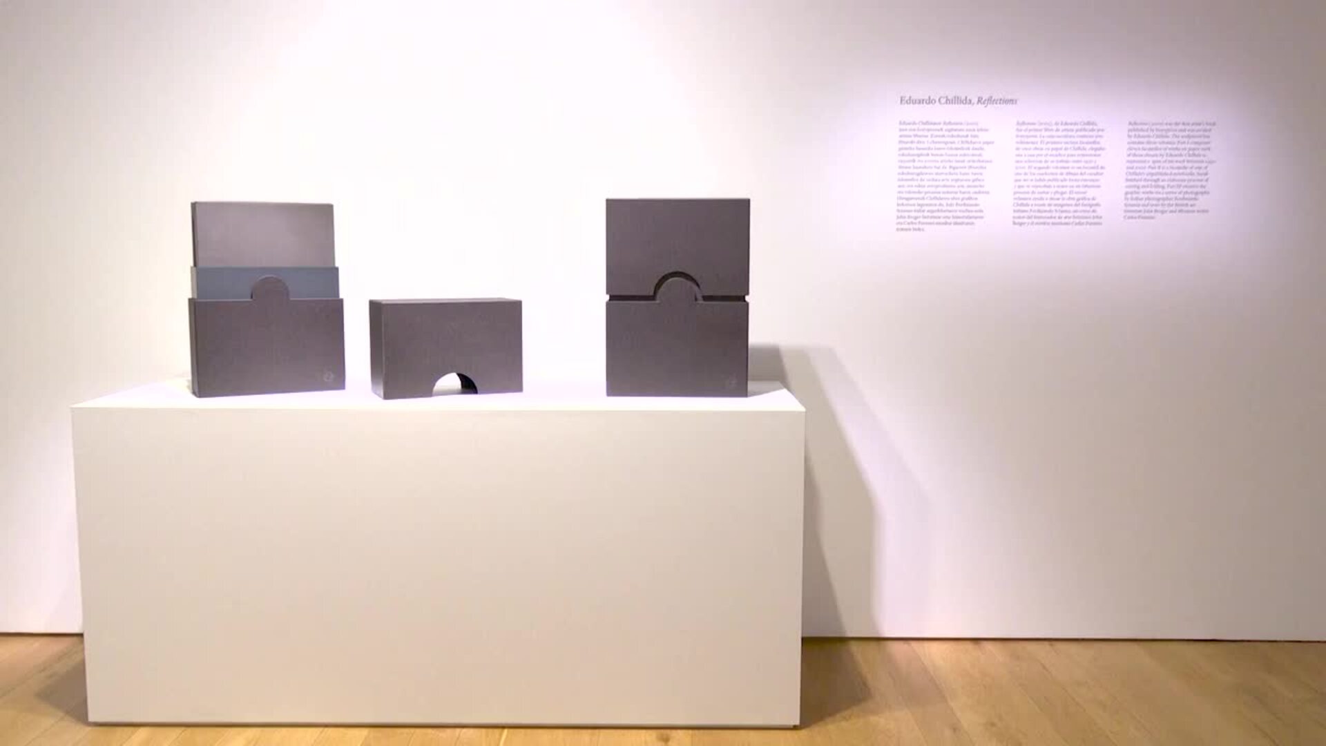 Chillida y Caro abordan las posibilidades escultóricas del libro en el Bellas Artes de Bilbao