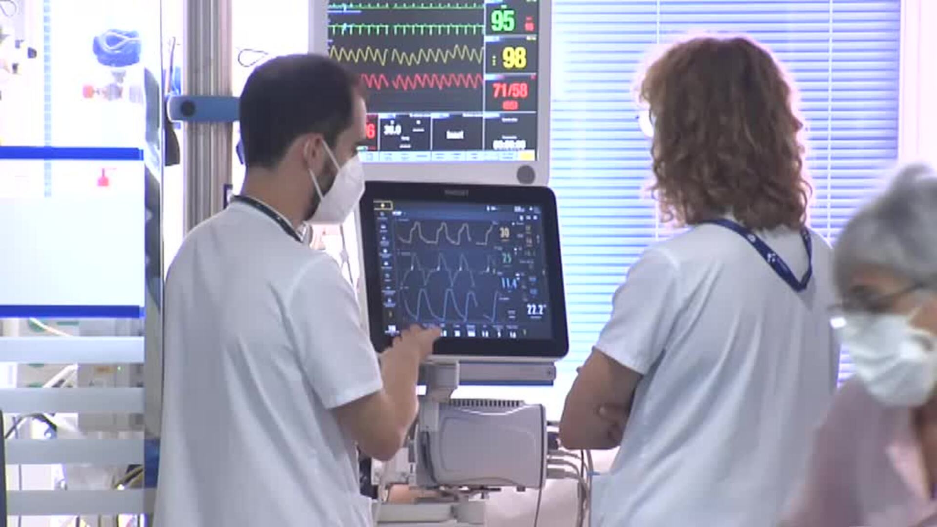 Durante el puente han ingresado por covid en UCI 26 personas al día