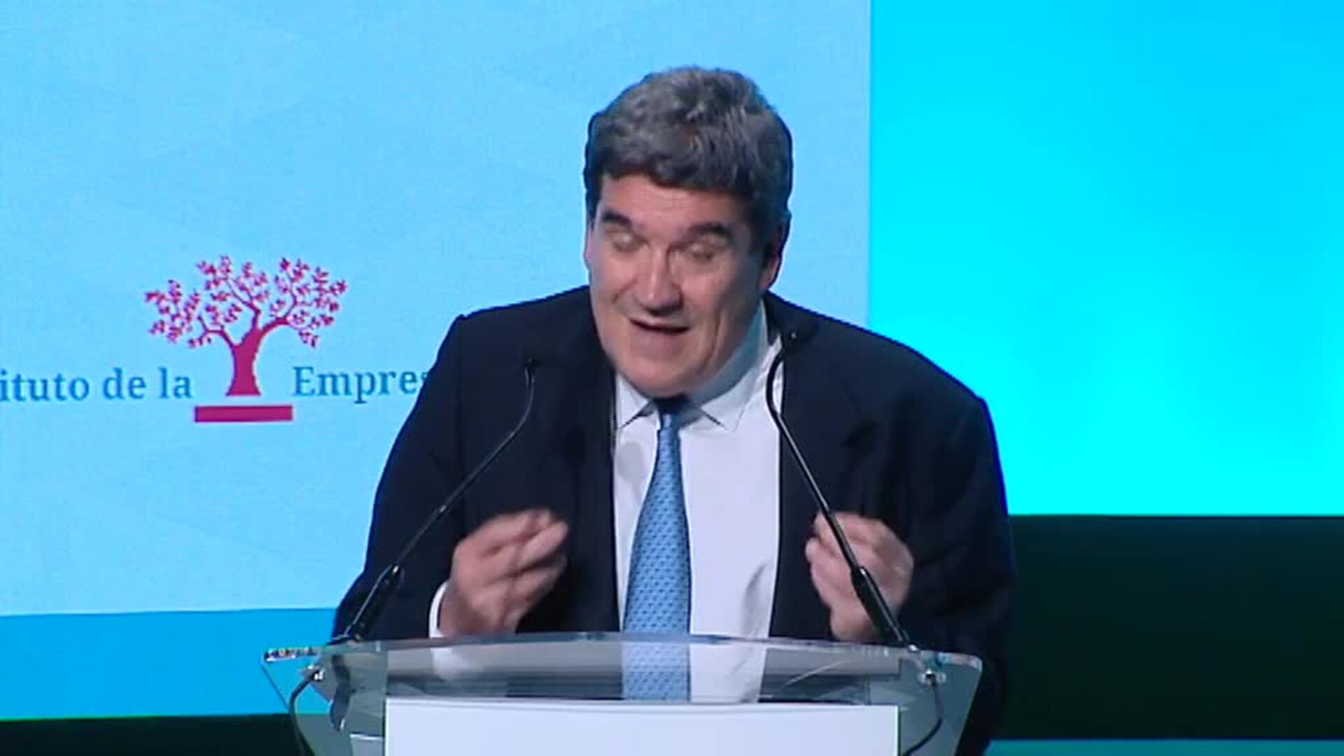 Escrivá apunta a la &quot;prolongación de la vida laboral&quot; como la medida &quot;más eficaz&quot; para asegurar el sistema de pensiones