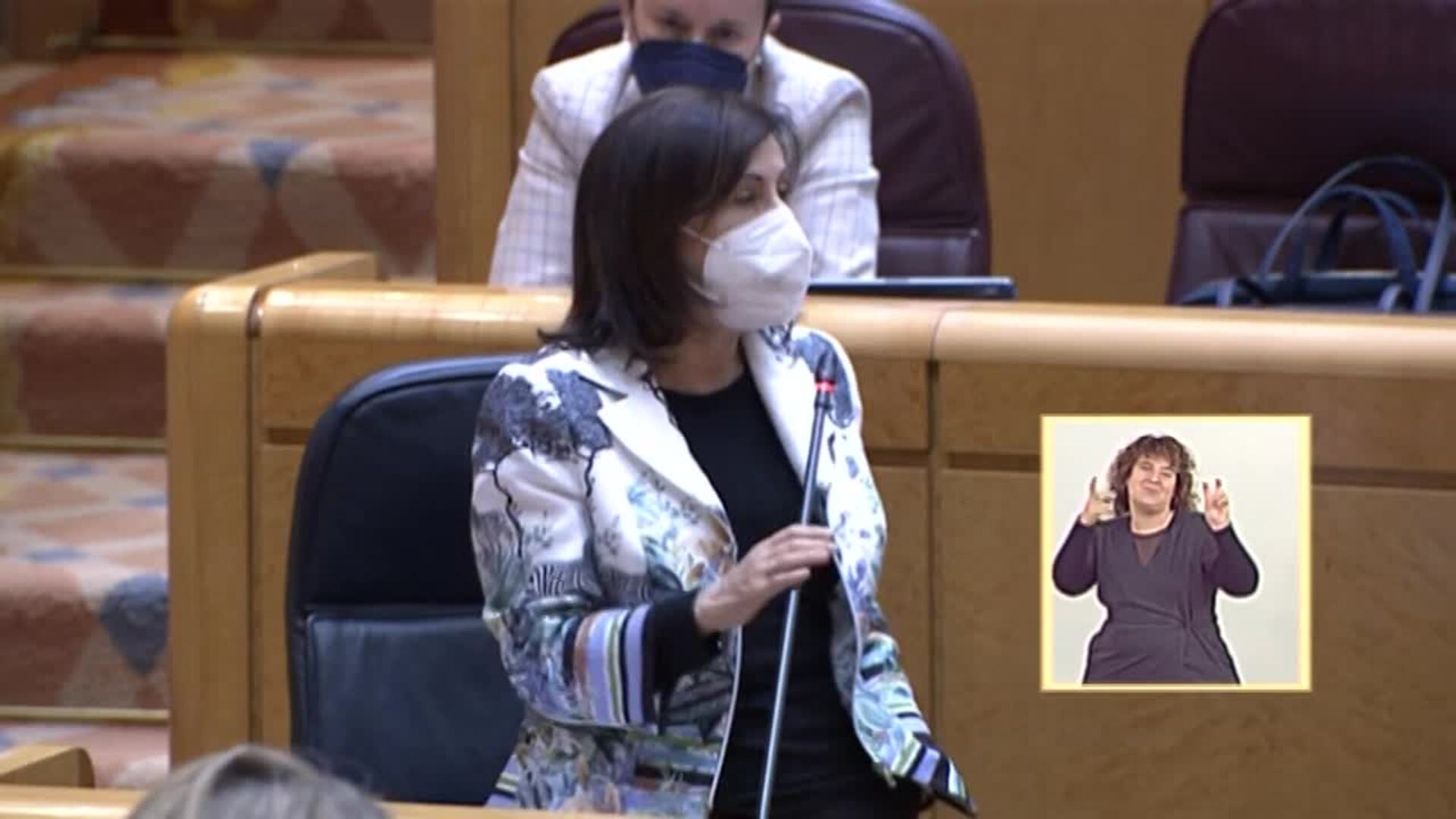 Robles defiende la neutralidad política de las Fuerzas Armadas