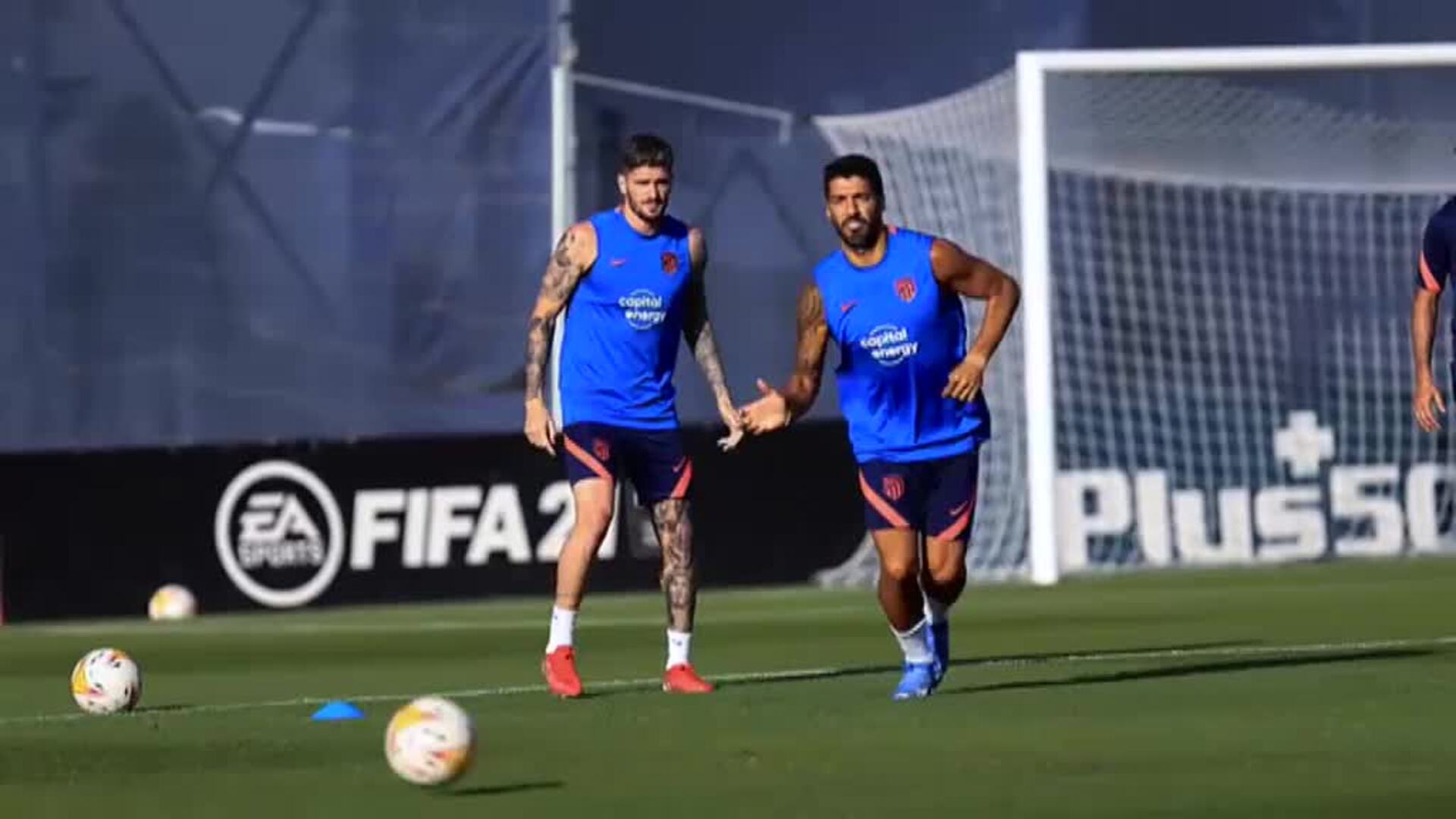 Simeone duda en su once para el debut liguero