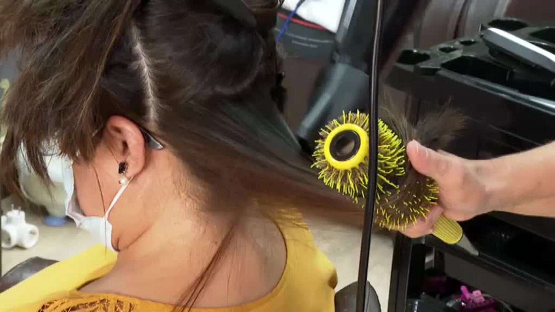 Los pequeños negocios se plantean subir precios por la factura de la luz