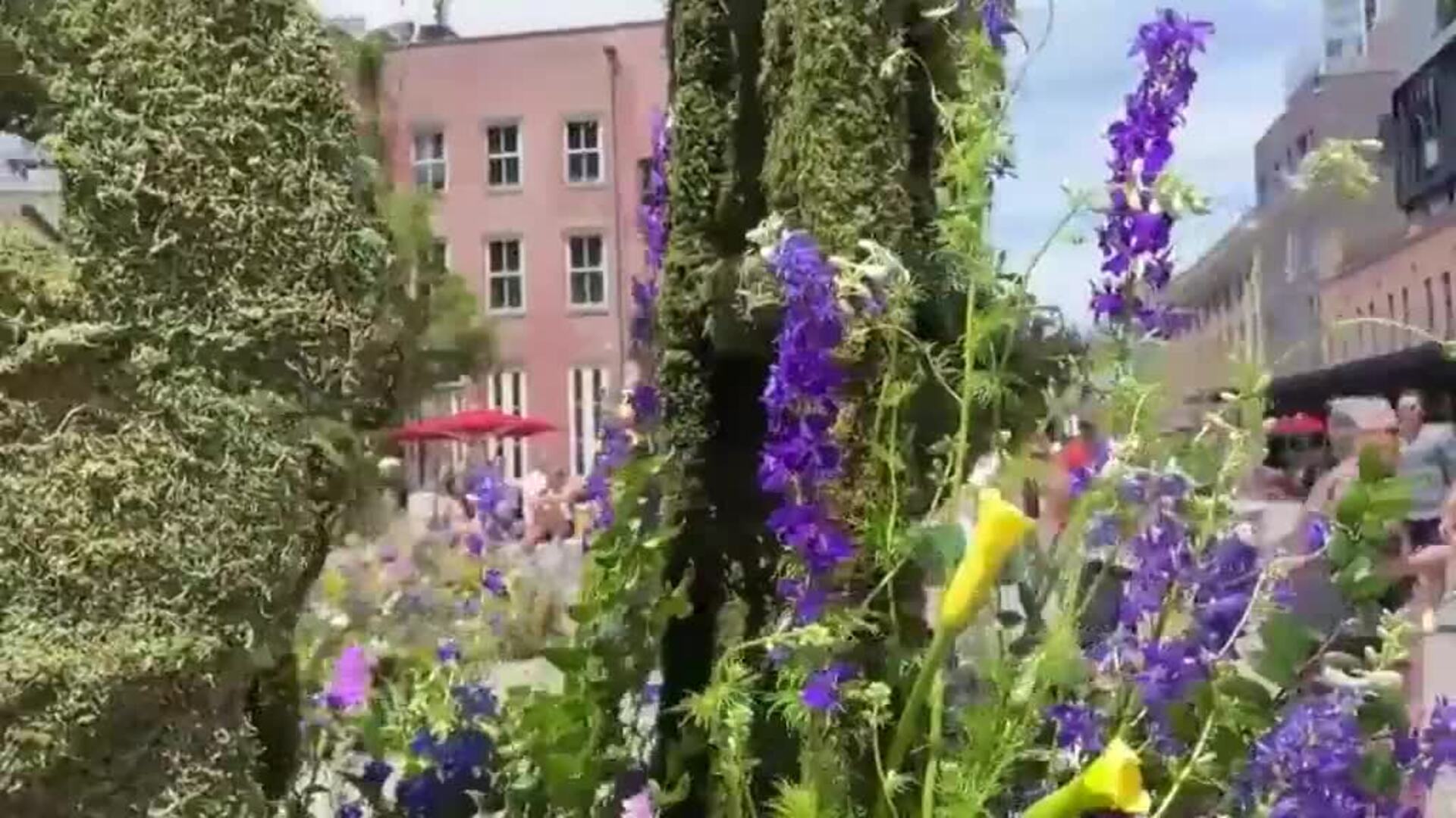 Un millón de flores lleva la alegría a las calles de Manhattan