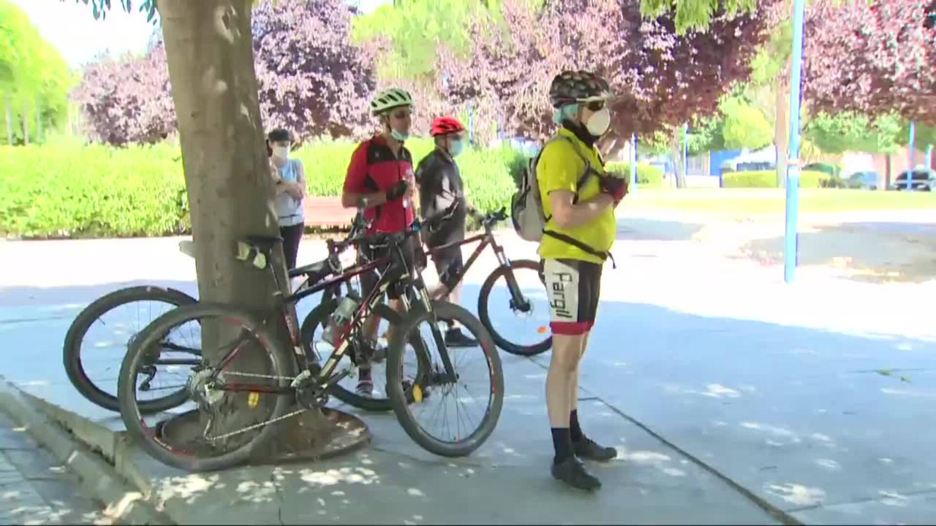 Vecinos de Leganes llevan a cabo una &quot;bicicletada&quot; para reivindicar más carriles bicis
