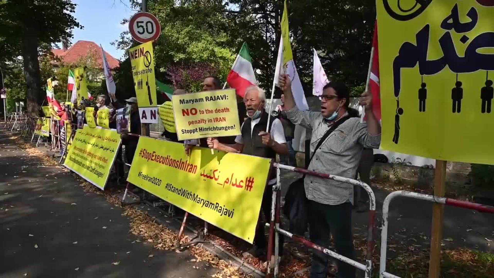 Manifestación en Alemania contra la ejecución del luchador Afkari