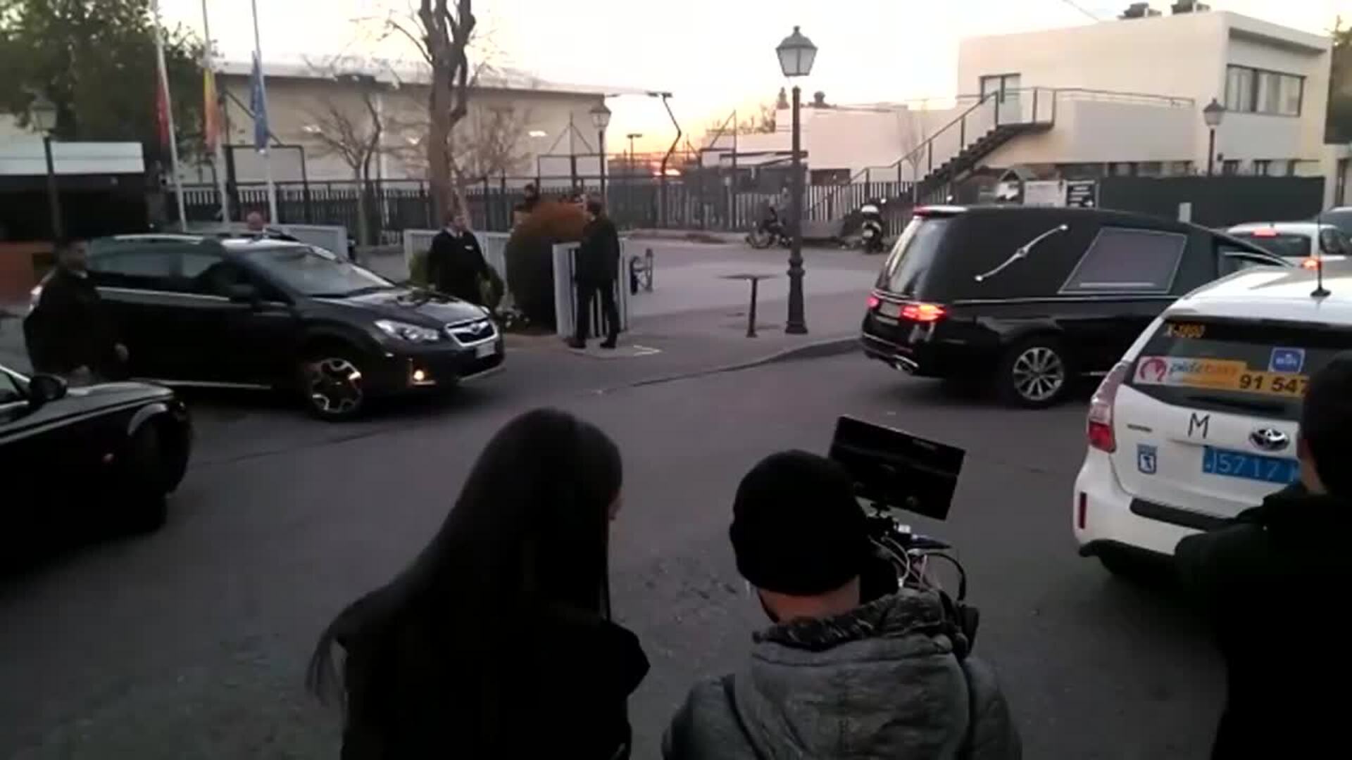 Salida del féretro de la infanta Pilar del hospital