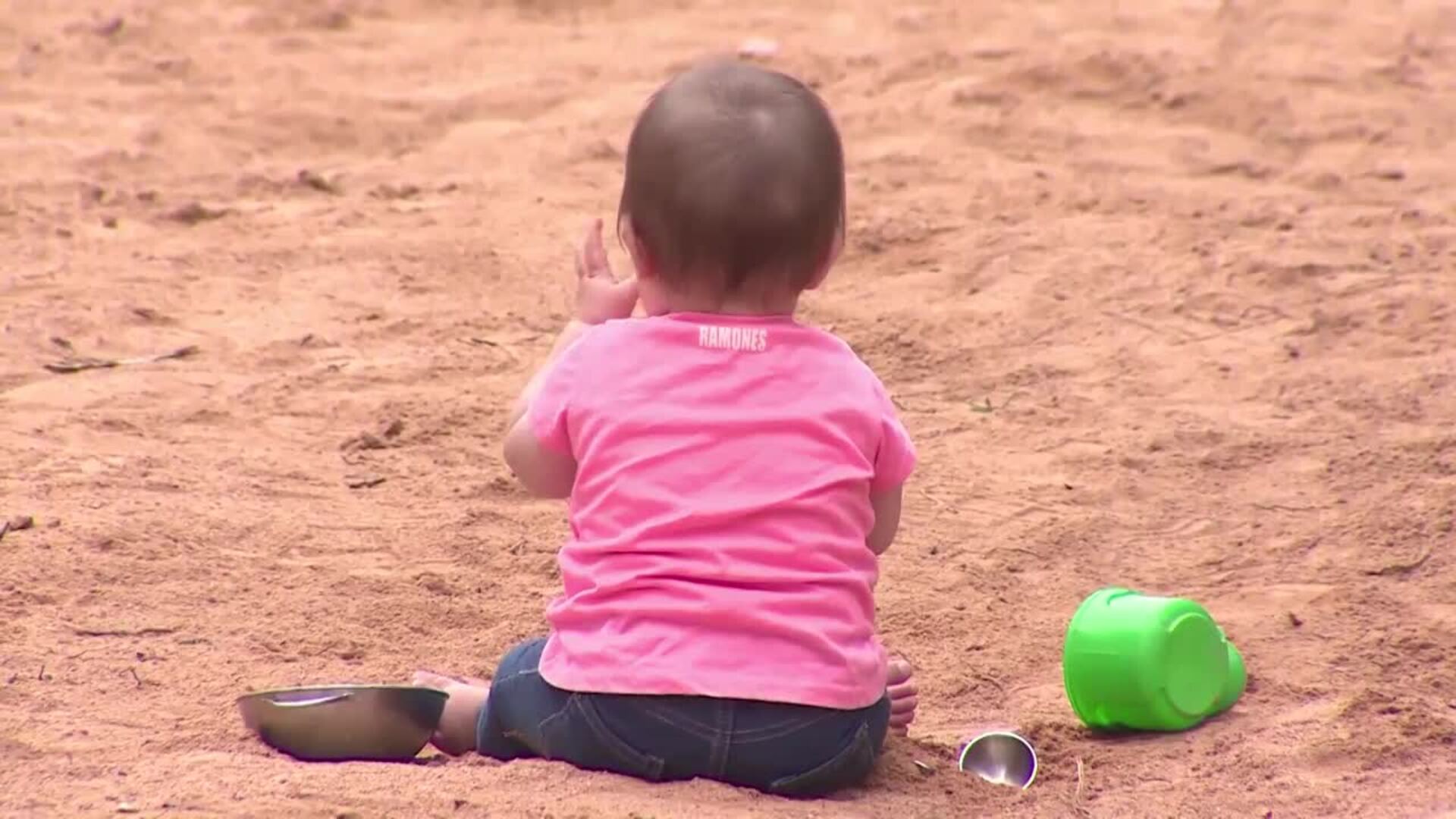 Barcelona reabre los parques infantiles