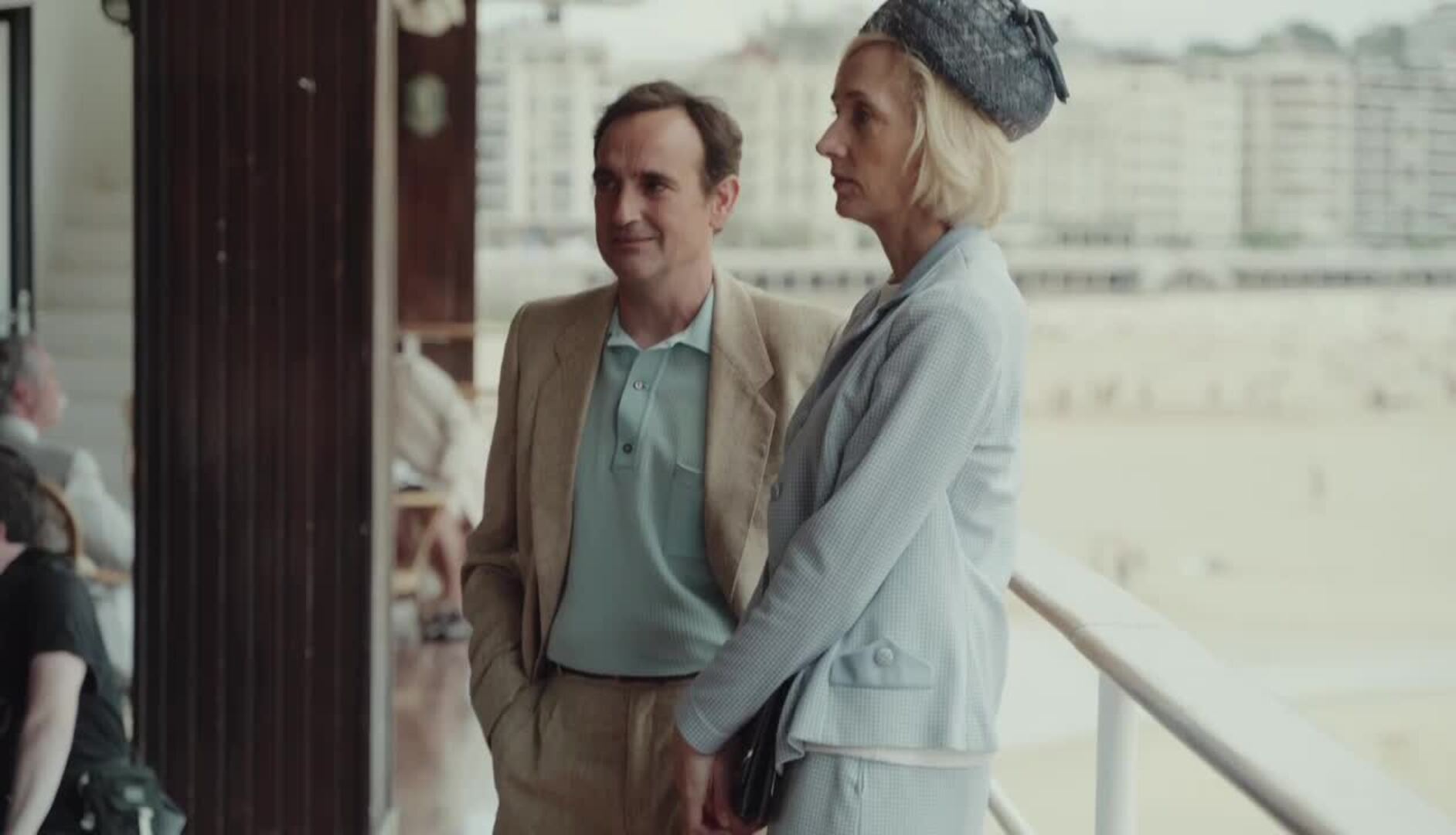 Balenciaga cobra vida en la serie más ambiciosa del año El Correo