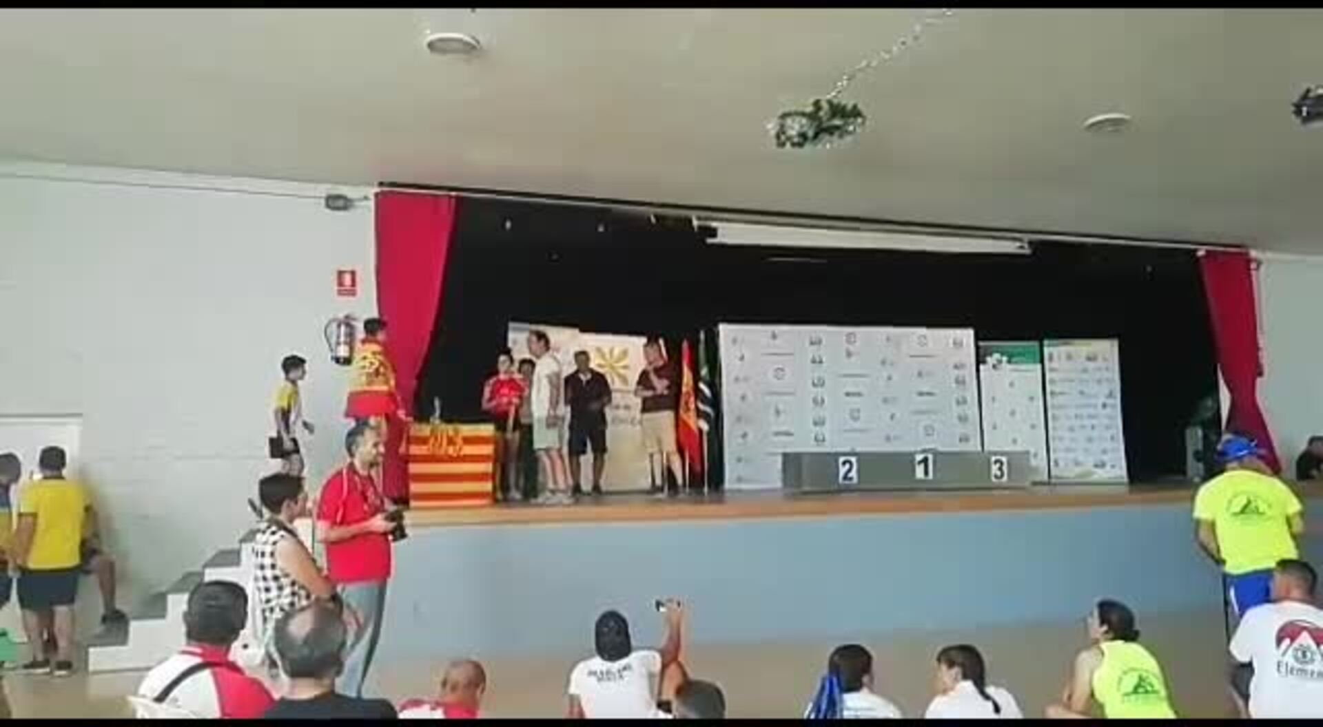 Recogida de medalla denegada por bandera de España