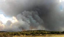 Sesenta evacuados por el incendio forestal en El Ronquillo, cerca de los Lagos del Serrano