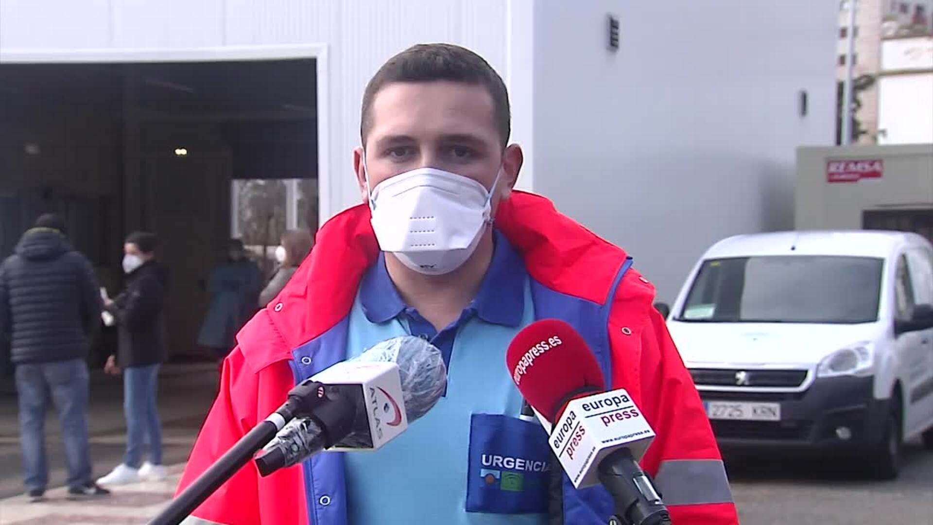 Ya es posible hacerse test o PCR sin bajar del coche en 91 puntos autocovid de Andalucía con cita previa