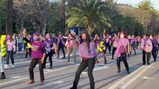 Unas 150 personas acuden a un baile feminista en Málaga en un 8M sin multitudes