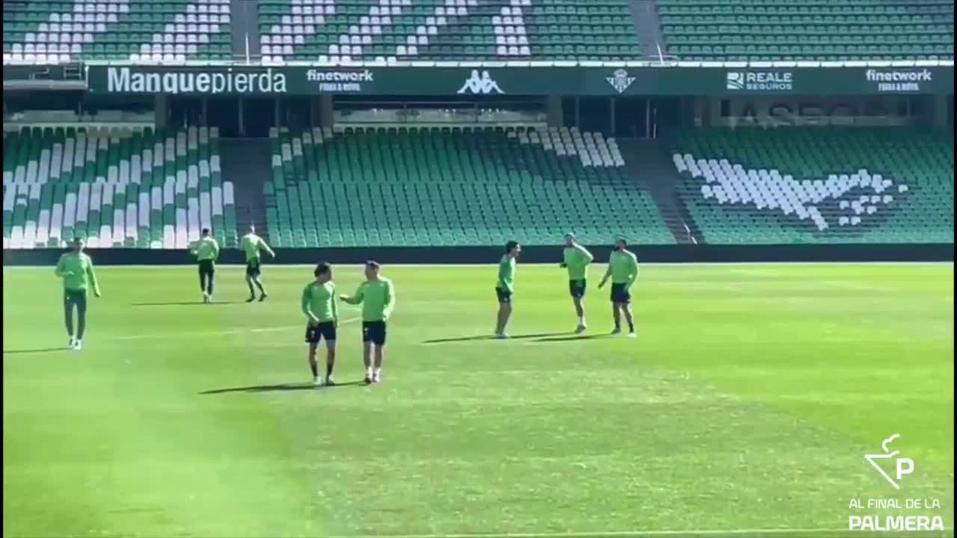 Canales y Borja Iglesias empiezan el entrenamiento con el grupo en la previa del Betis - Osasuna