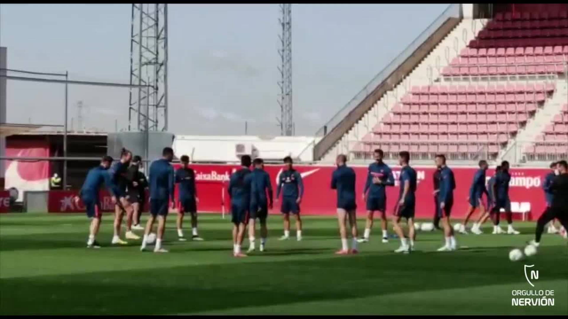 El Sevilla se ejercita sin Koundé