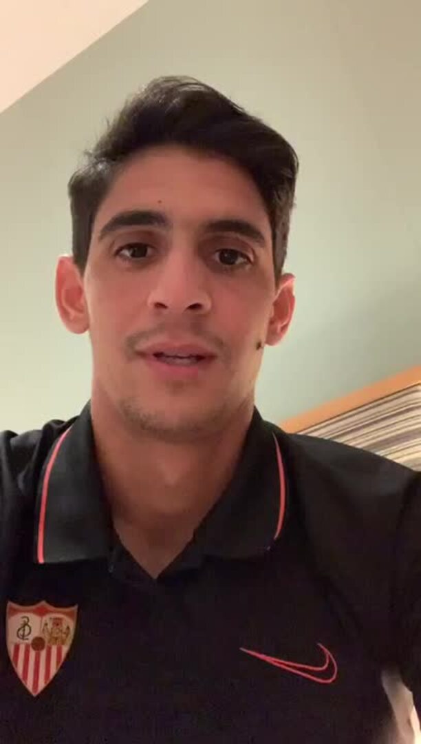 El portero del Sevilla FC Bono manda un mensaje a la afición antes de las semifinales de la Europa League ante el Manchester United