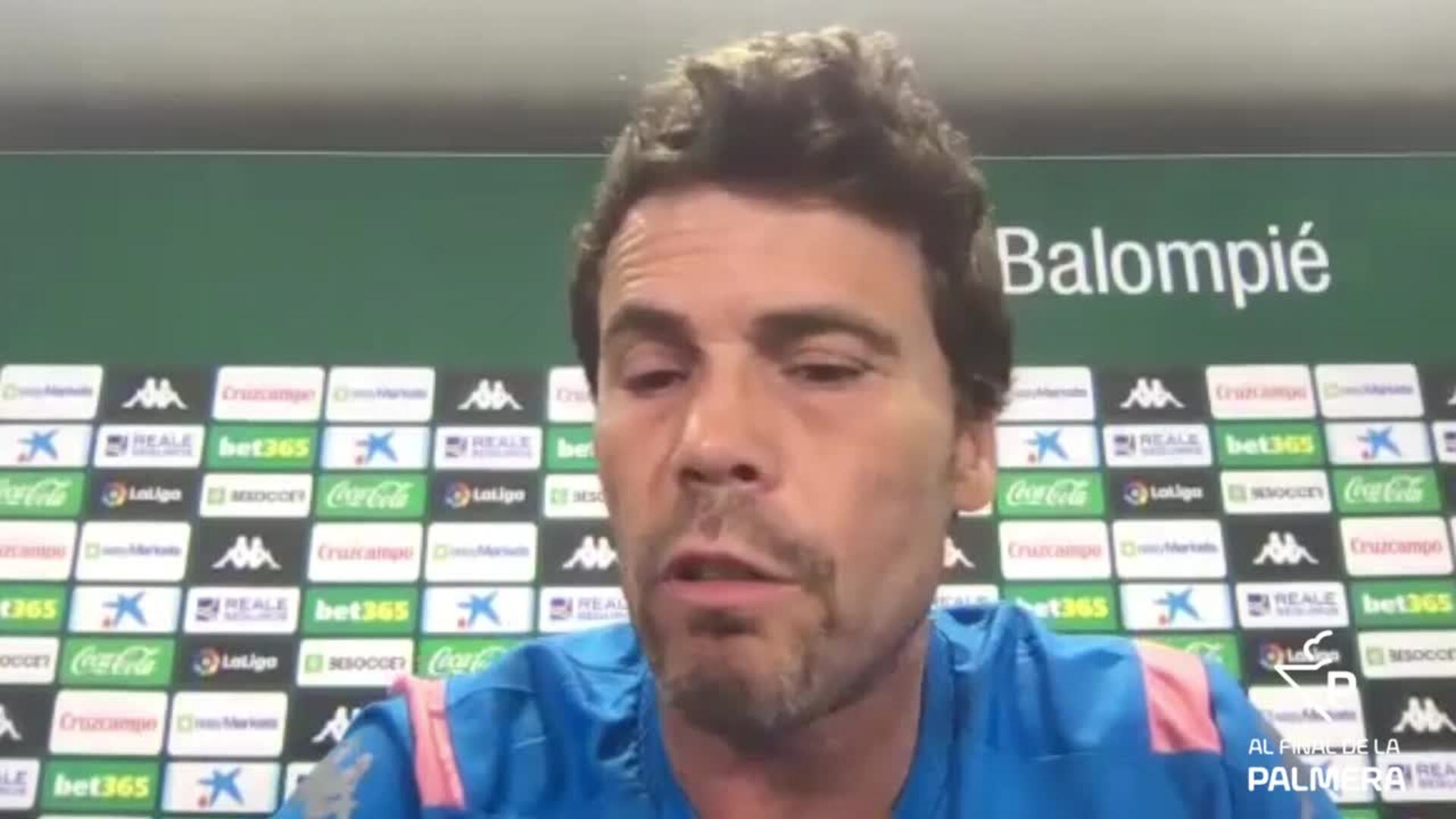 Rubi, entrenador del Betis, avisa a los jugadores que se desconecten en el final de temporada