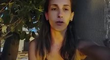 Continúa la tala del ficus de San Jacinto tras bajar los bomberos a los tres activistas