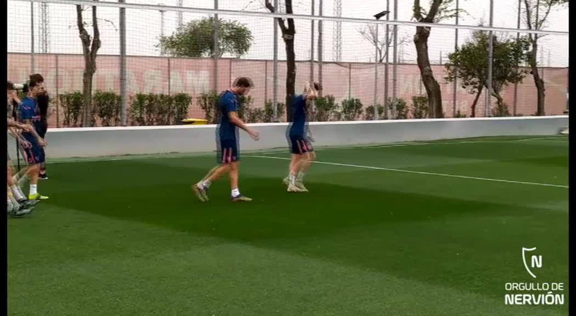 El Sevilla se ejercita con Bono y Munir