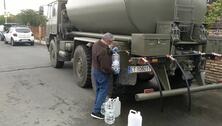 Las parcelaciones de Córdoba reciben agua potable de la Brigada Guzmán el Bueno X