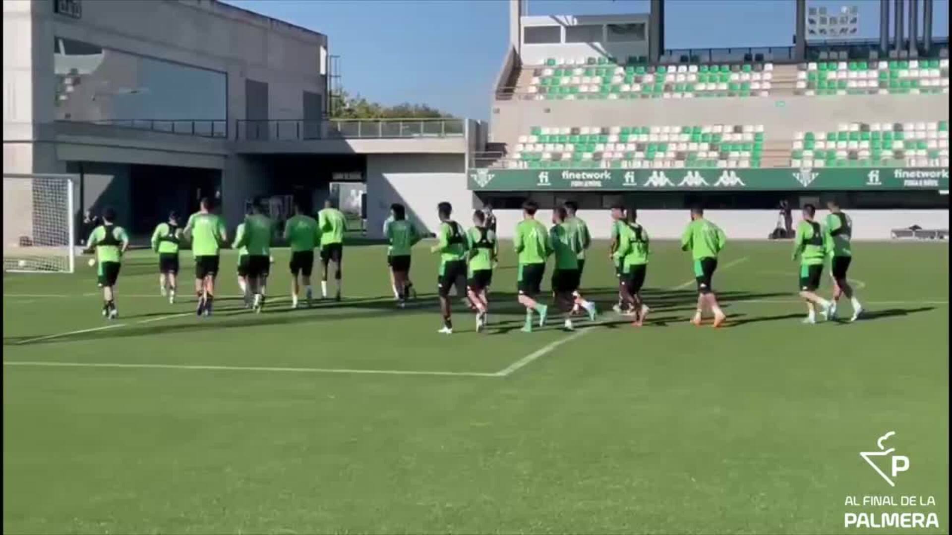 El canterano Raúl, novedad en el entrenamiento del Betis
