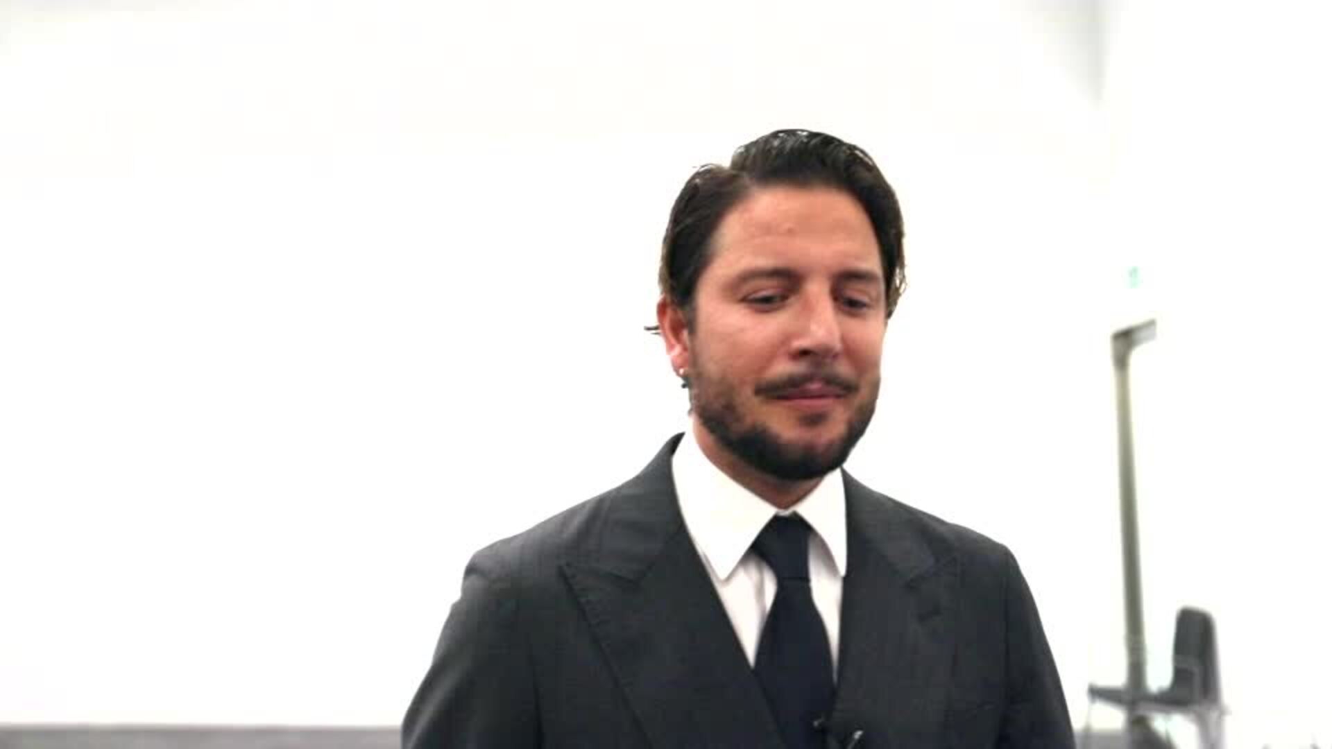 Manuel Carrasco, durante la entrevista previa a la gala en la que fue reconocido ayer como 'hijo predilecto de la ciudad de Sevilla'