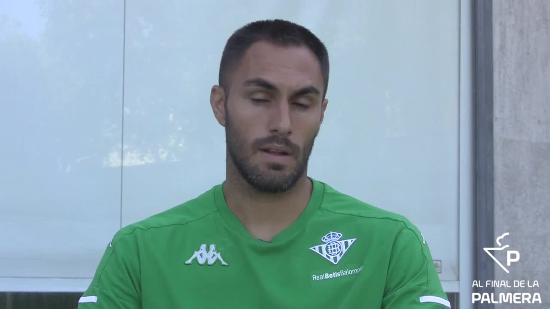 Víctor Ruiz, jugador del Betis: &quot;Pellegrini impone sin tener que pegar un grito&quot;