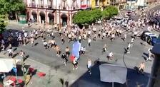 La llegada masiva de hinchas para la final de la Europa League desborda Sevilla