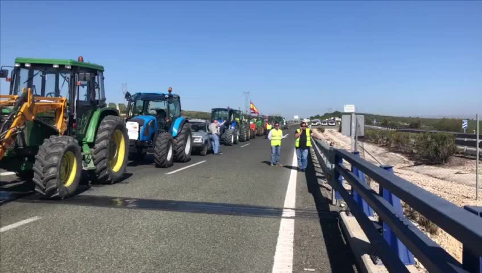 Tractorada en Lucena para protestar contra la crisis del campo