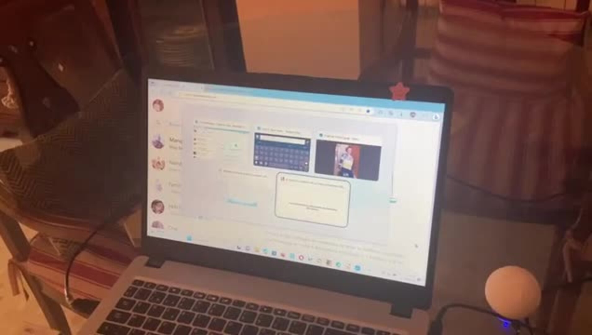 Imagen de Ángel junto a sus padres, Matilde y Ángel