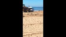 Sorprendidos con un vehículo cargado de bidones de gasolina en una playa de Punta Umbría