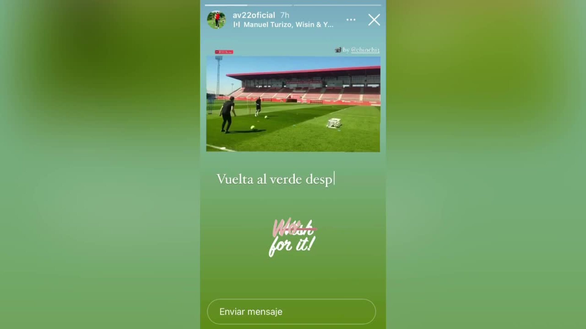 Aleix Vidal vuelve a pisar el césped