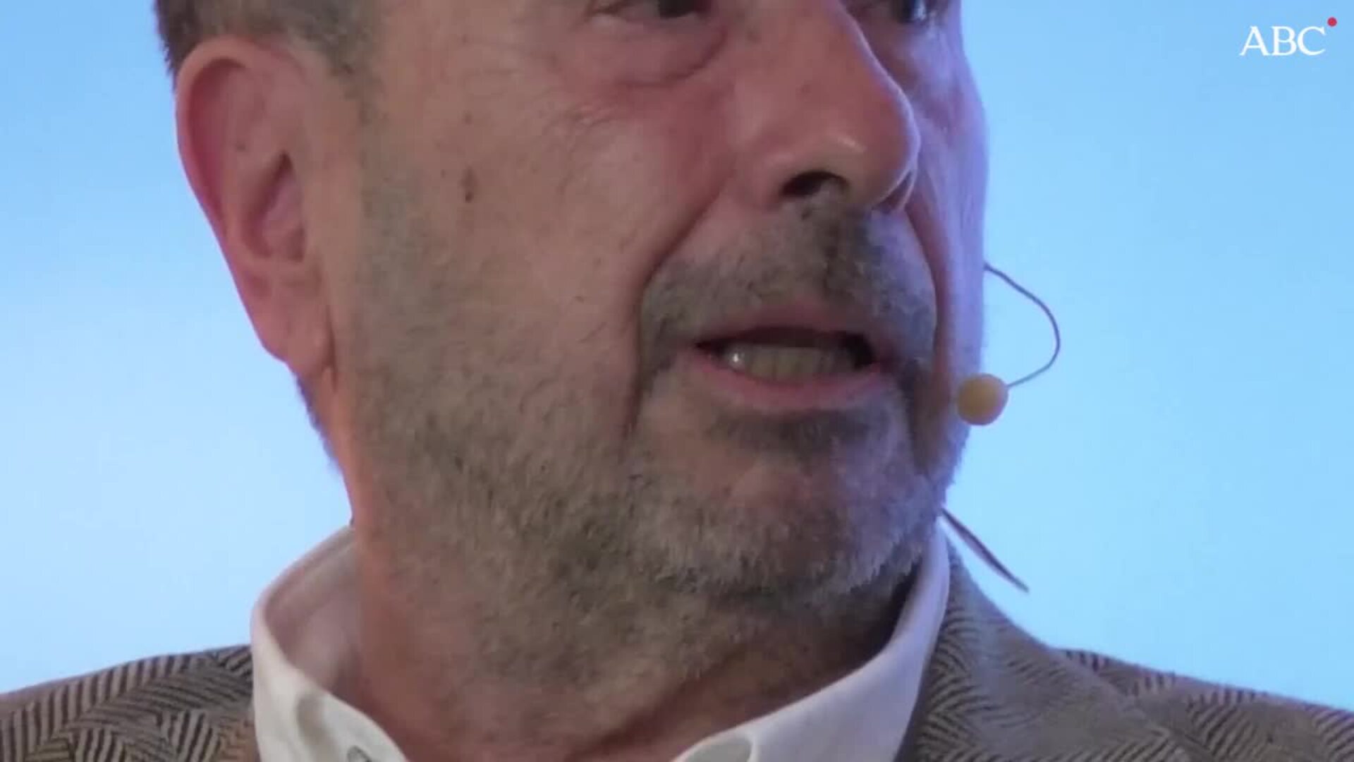 El director de cine José Luis Garci participa en las conferencias del 90º aniversario de ABC